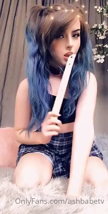 Ashley Banks Takes Dildo Deep In Her Pussy - ePornLeak