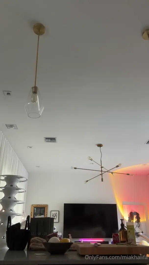 Mia Khalifa Trying On Dresses Video Leaked - ePornLeak