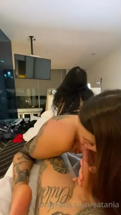 SataniaFree & IamHely In A Threesome Fun - ePornLeak