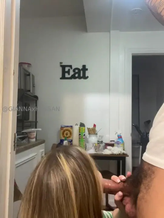 GiaxHassan Gives Head To Her Boyfriend - ePornLeak