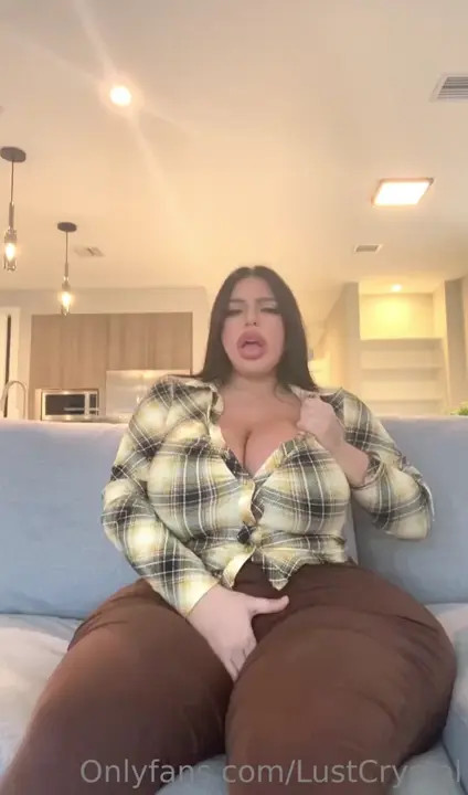 Crystal Lust's Ass Bounces As She Rides A Dick - ePornLeak