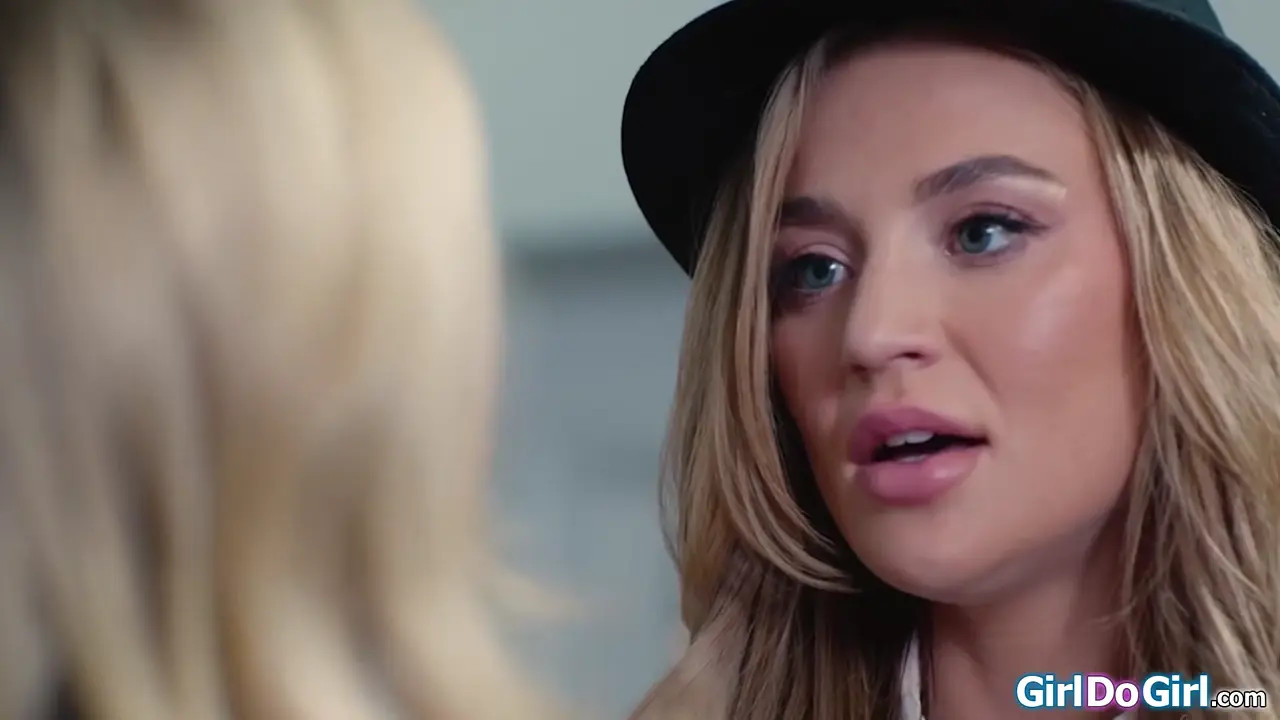 Blake Blossom Licks Lilly Bell's Wet Pussy - ePornLeak