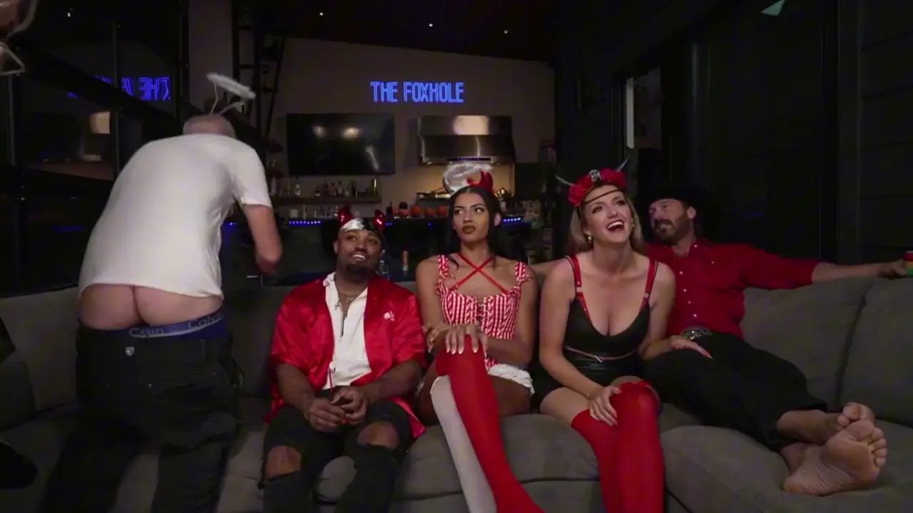 Halloween Orgy With Kaylee Daniels & Friends - ePornLeak