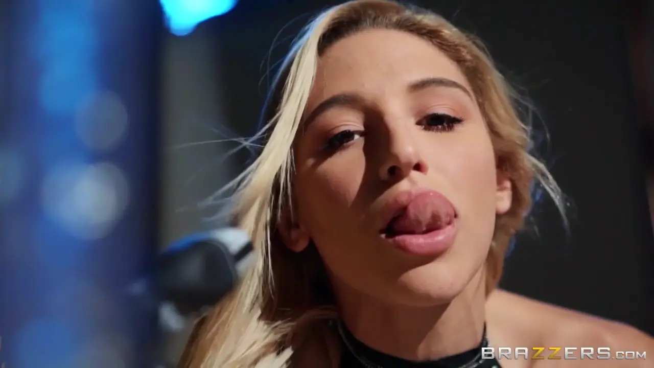 Abella Danger Squirts And Gets Fucked By A BWC - ePornLeak