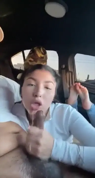 MagicPrincesss Sucks And Rides A Cock In The Car - ePornLeak