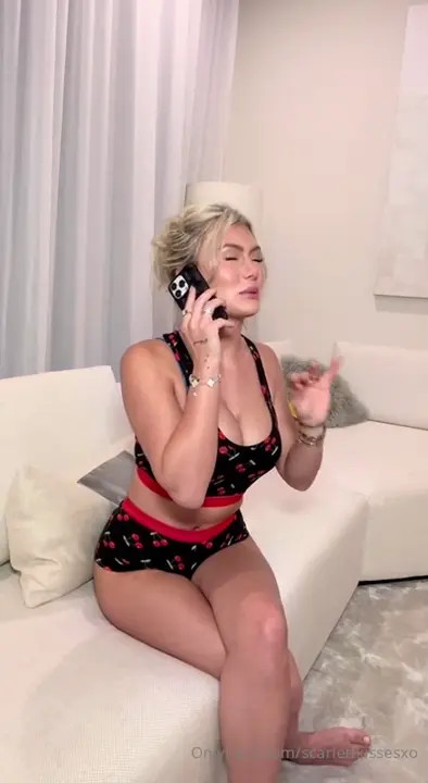 ScarlettKissesXO & Fallonlovexo's Lesbian Play - ePornLeak