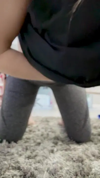 Sarita_natividad Rips Yoga Pants & Teases Pussy - ePornLeak