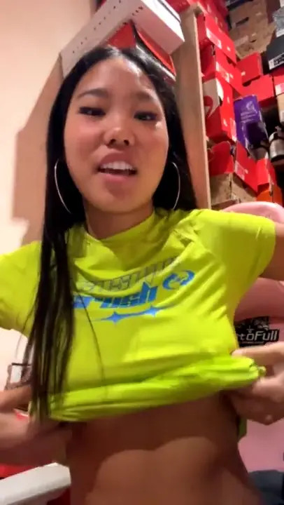 MichelleFromChina18Yes Gets Creampied On Live Stream - ePornLeak