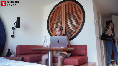 Salmoe Cllout Gets Nailed By Asian Cock