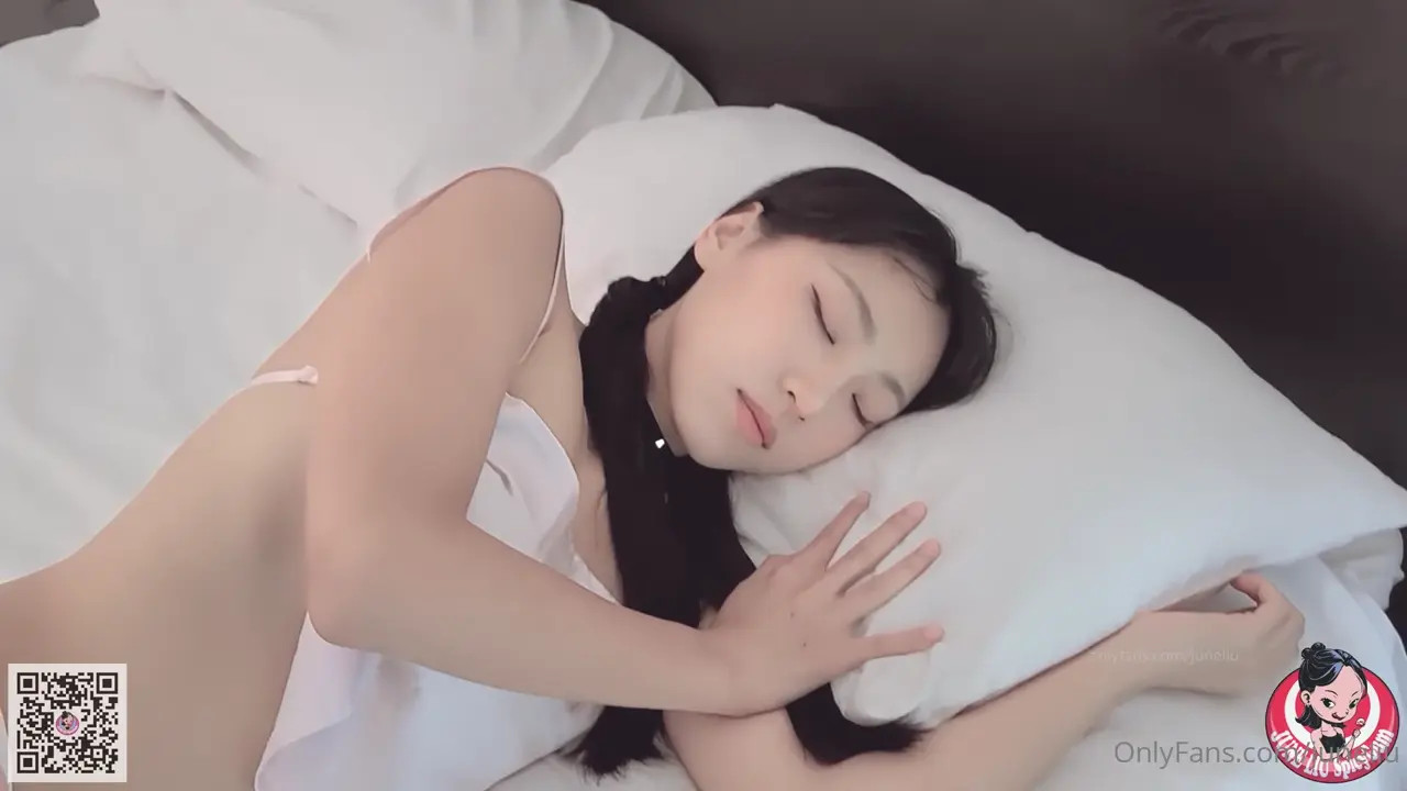 June Liu Makes A Cock Cum In Her Asian Pussy - ePornLeak