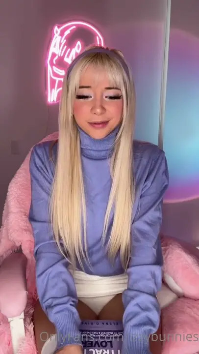 WaifuMiia Plays With Her Pussy - ePornLeak