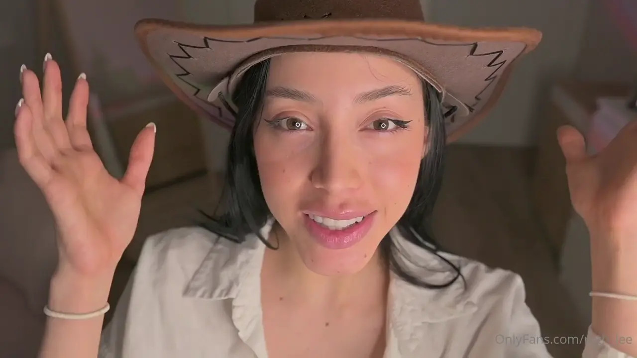 Ruth Lee Plays With Her Buttplug Then Sucks A Dildo - ePornLeak