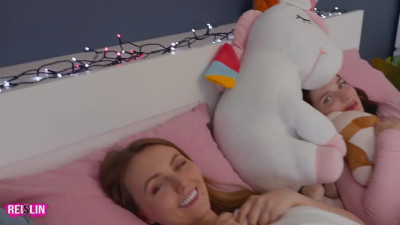Reislin & Sia Siberia's Anal Sleepover