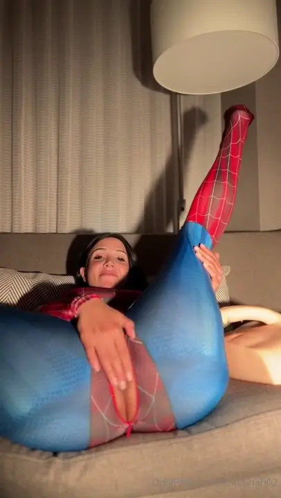 Minitinah Rides A Torso In Spiderman Cosplay - ePornLeak