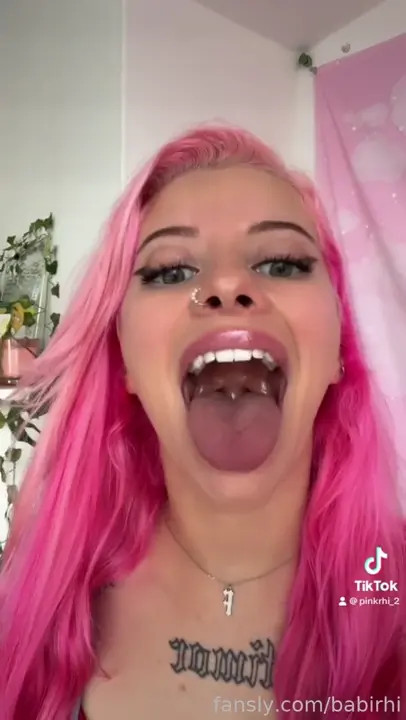 Babi Rhi Shows Her Big Throat - ePornLeak