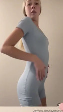 Kayla Bumzy Squirting On Vibrator