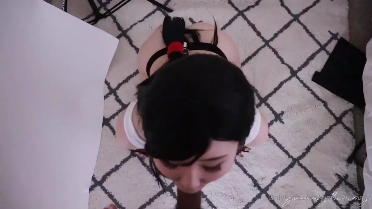 Cocksucker Yummy Kimmy Loves Dressing Up As Tifa Lockheart - ePornLeak