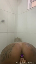 Kesia Lins Inserts An Anal Plug In The Shower