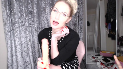 Georgie Lyall Fucks A Dildo