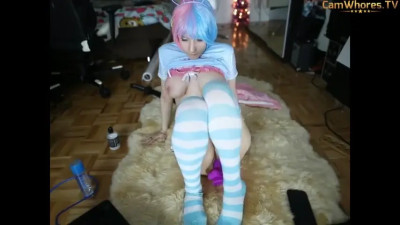 Blue-Haired Babe Lana Rain Masturbates During A Live Show