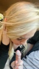 Itskhloeexoxo Gives A Blowjob In The Car
