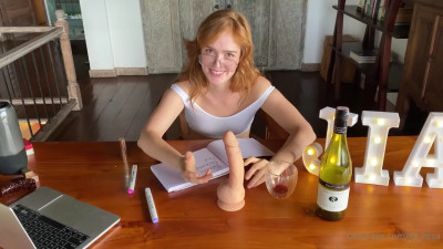 Jia Lissa Gets Her Pussy Rubbed