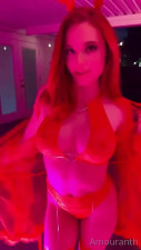 Kinky Girl Amouranth Rubs Her Ass On A Corncob Dildo