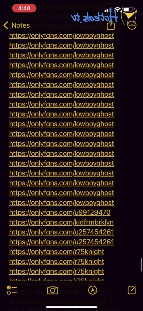 Ari [ funsizedasian ] - Got you some flowers 🥰 wait… 🤔 aren’t you supposed to give - ePornLeak
