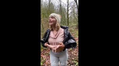 Nature Girl Mia Malkova Sucks And Jerks Her Guy In The Woods