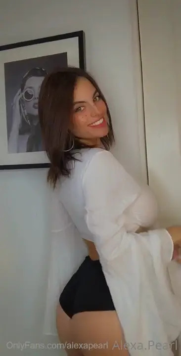 Delicate Alexa Pearl Dances And Rubs Her Pussy For You - ePornLeak