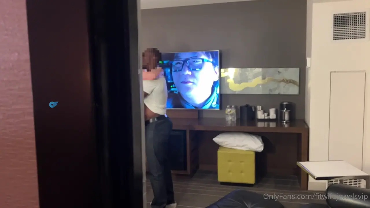 Fitwifejewelsvip Sex With Her BBC Boss - ePornLeak