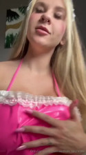 Samanthas Secretxo Touchs Her Pussy