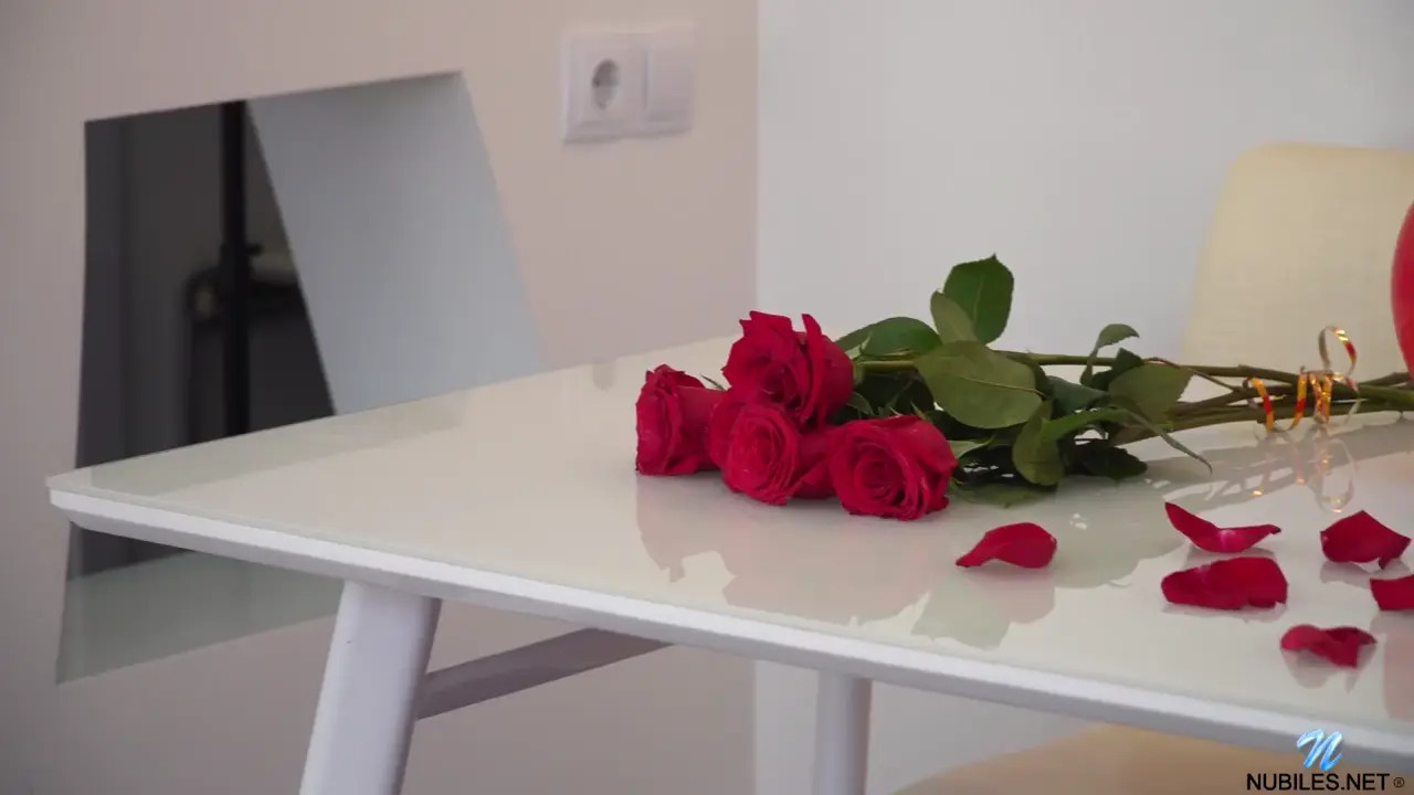 Eva Elfie Masturbates All Alone On Valentine's Day - ePornLeak