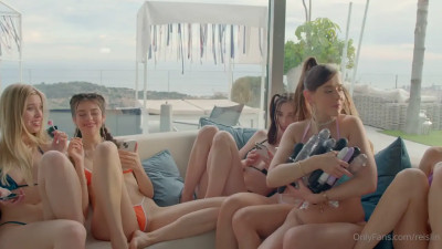 Realsybil, Sonya Blaze, Ellie Luna, Reislin, Kelly Collins, Freya Mayer And Alissa Foxy Reunited In Lesbian Orgy