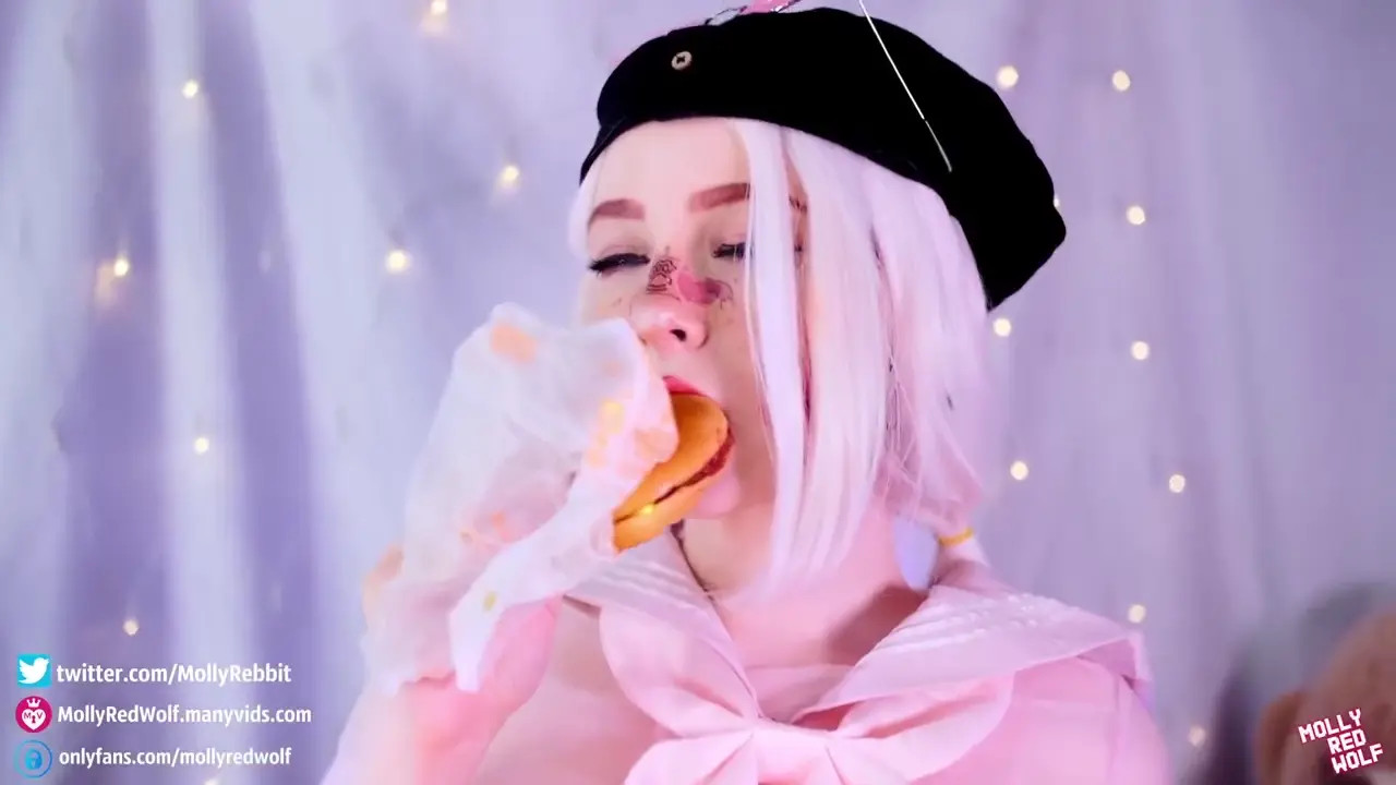 MollyRedWolf Gets a Lucky Fan To Fuck Her, POV-Style - ePornLeak