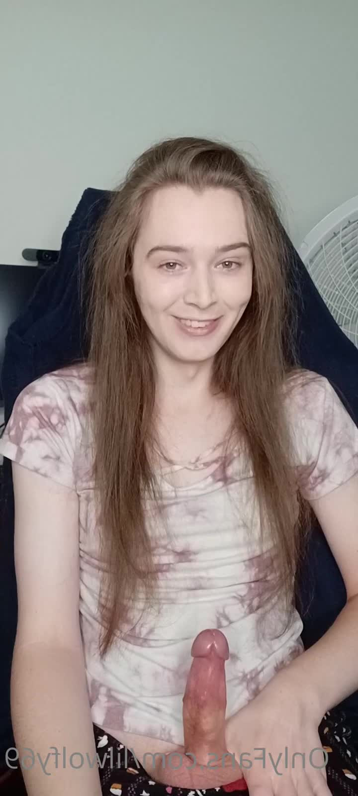 𝓦. [ iamwhitneyxxx ] - I need a footstool 👣 - ePornLeak