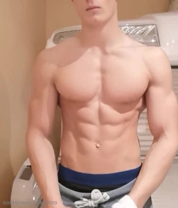 Embarassed Voyeur [ pantsed_dude ] - I’ve been bad 😈 I need to be punished.