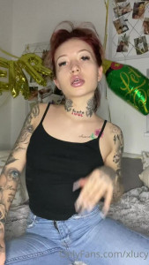 Lucy Scott [ xlucy ] - Purple toes