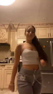 Emarr B [ emarrb ] - hellofwoman  FREE SUSCRIPTION    VIRTUAL GIRLFRIEND    VIDEO   