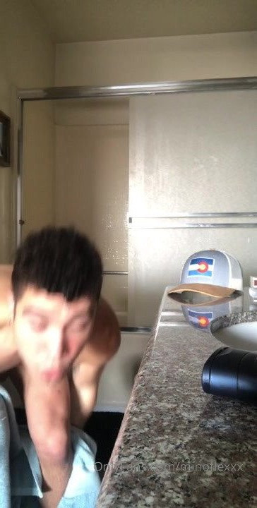 Peter [ peter_br ] - DICK OUT - ePornLeak