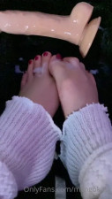 Mvngokitty Playing With Her Feet