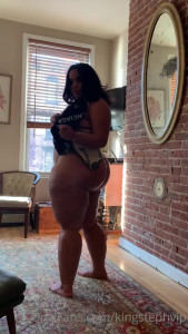 🪢 Aysha ⛓ [ aysh32jx ] - Red  who like to take this off of me and fuck me hard