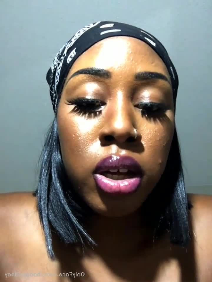 FREE 💦 VID W/ SUB!! [ bunnievip ] - I love how @sophieladder tastes - ePornLeak