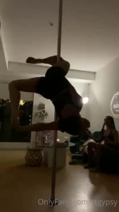 Keke Lou (XXX) [ kekelou ] - Been busy training my asshole for my first anal collab next month!