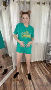 Avery Black [ averyblack ] - Doggy style 🐶 cums on my ass, then fucks the cum into me 😍