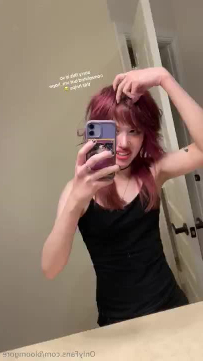 HoneyDrea ^^ [ honeydrea ] - I bought those red stars and I love them   What do you think - ePornLeak