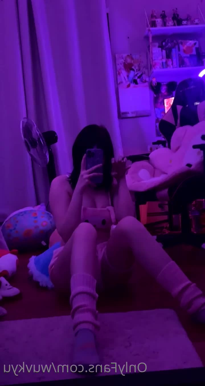 Lexi Cayla [ lexicgoldberg ] - Come play with these babe and tell me how good they feel on your - ePornLeak