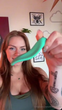 Ivory Fox Reaches Two Intense Orgasms With Her New Vibrator