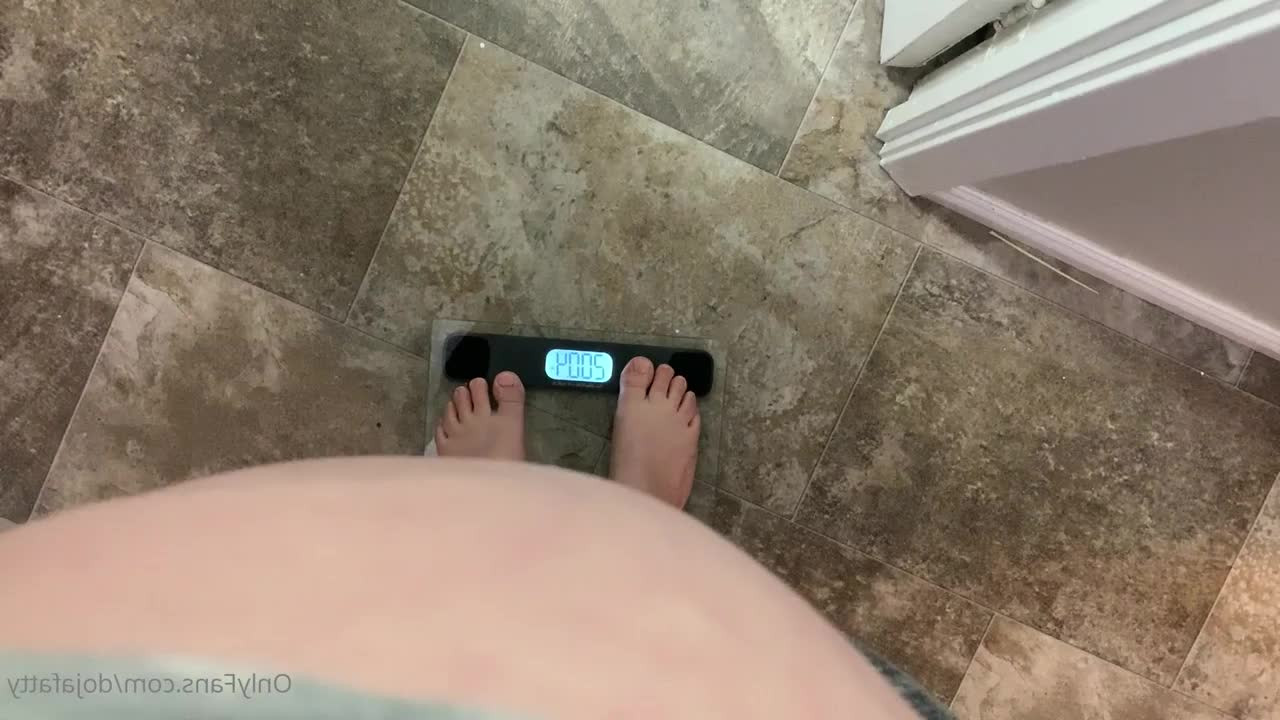 Valentina Bianco BubbleButtQueen👑 [ valebiancoxx ] - See the rest of my bath time 😉 5$ - ePornLeak