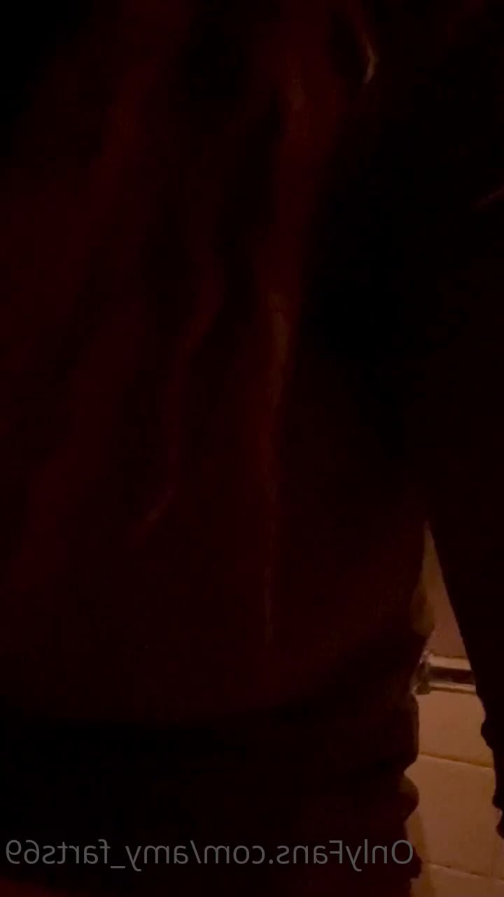 Roxleey - These boobs defy nature 😍 - ePornLeak